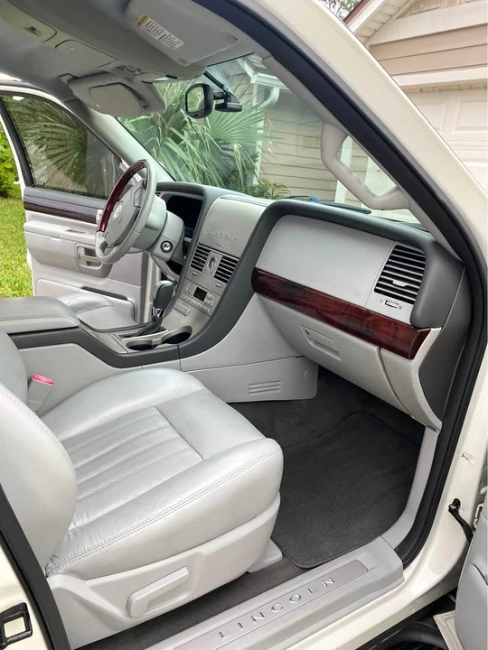 2004 Lincoln Aviator 1st Gen - Image 11 of 20
