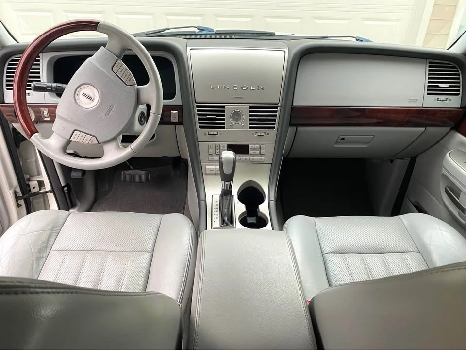 2004 Lincoln Aviator 1st Gen - Image 10 of 20
