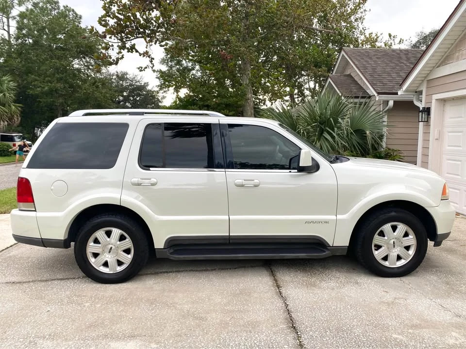 2004 Lincoln Aviator 1st Gen - Image 4 of 20