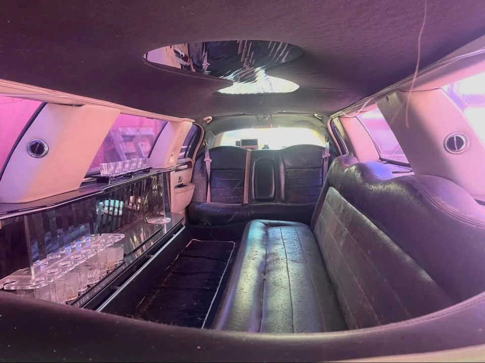 2004 Lincoln Town Car - Image 6 of 6