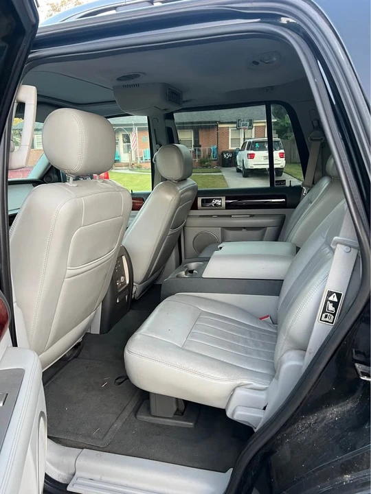 2004 Lincoln Navigator 2nd Gen - Image 10 of 17
