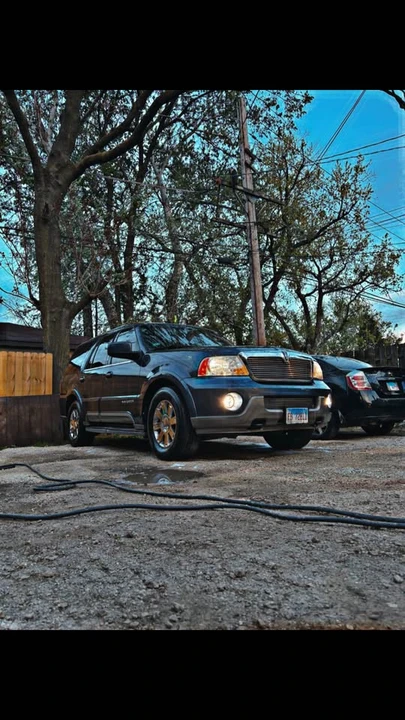 2004 Lincoln Navigator 2nd Gen - Image 3 of 12