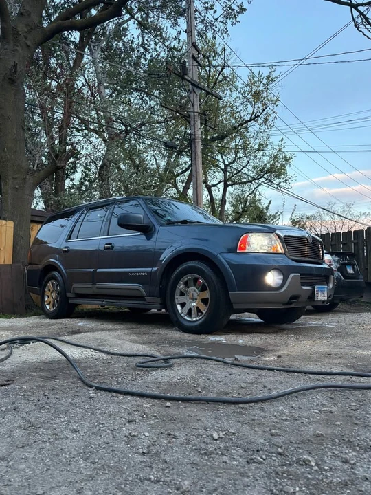 2004 Lincoln Navigator 2nd Gen - Image 4 of 12