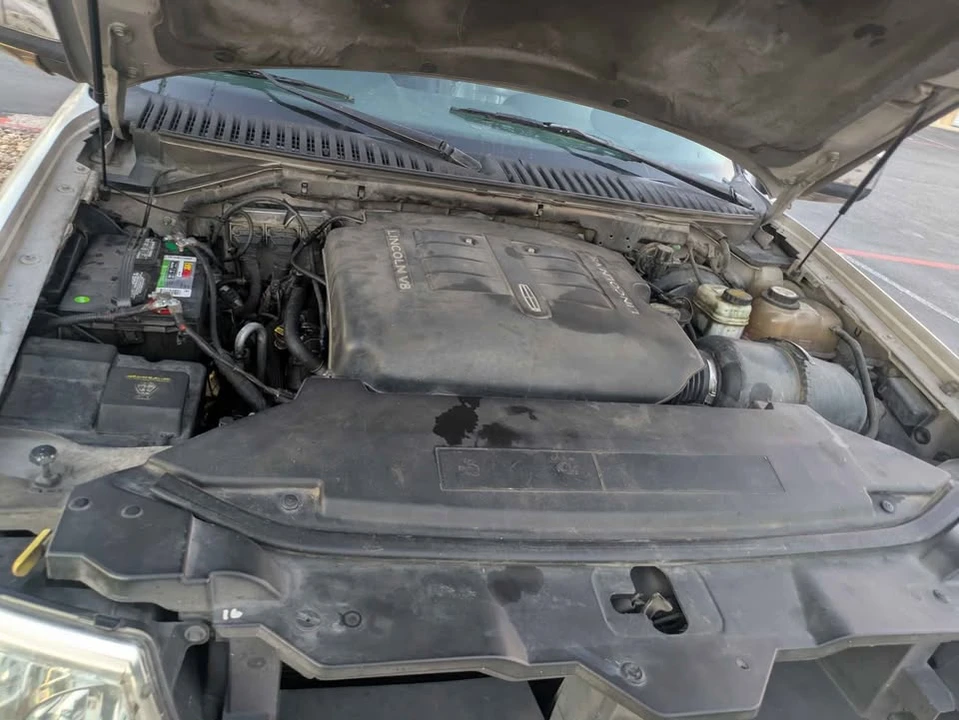 2004 Lincoln Navigator 2nd Gen - Image 18 of 19