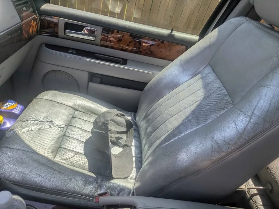 2004 Lincoln Navigator 2nd Gen - Image 11 of 19