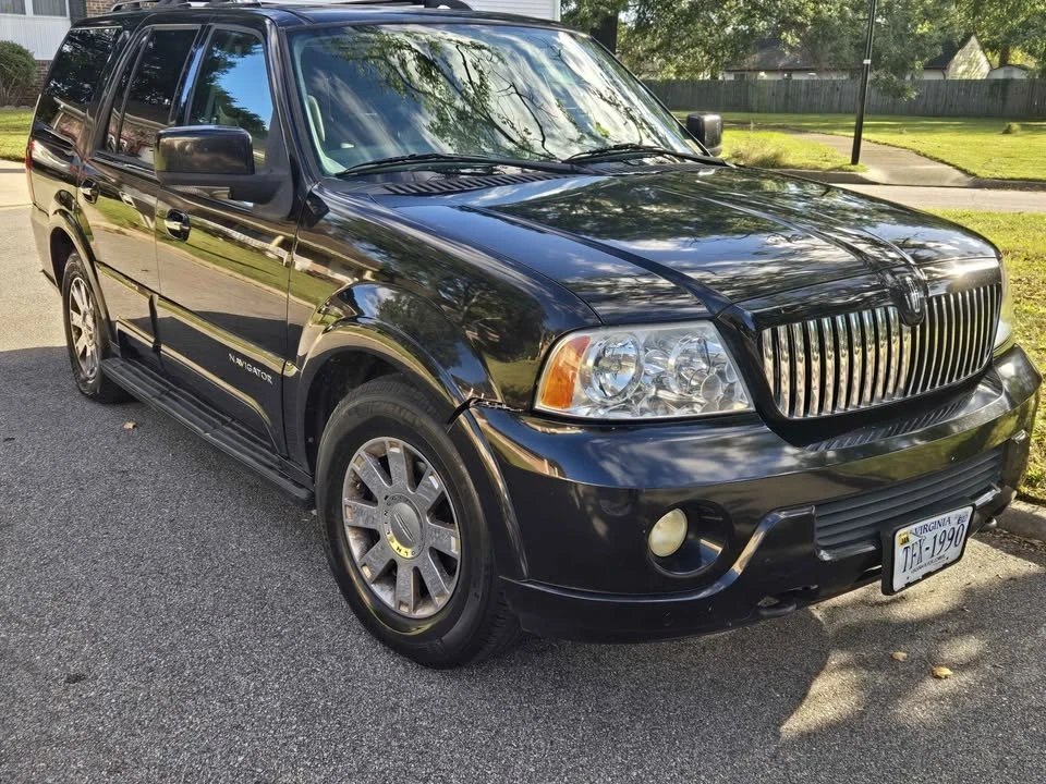 2004 Lincoln Navigator 2nd Gen - Image 2 of 5