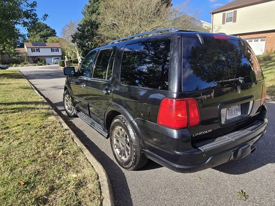 2004 Lincoln Navigator 2nd Gen - Image 3 of 5
