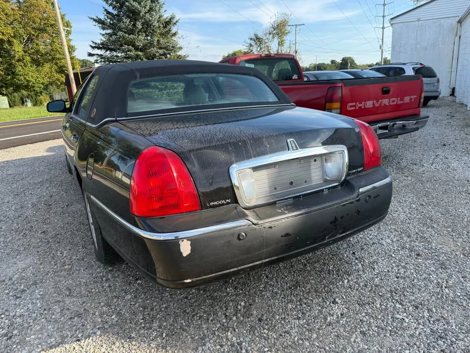 2004 Lincoln Town Car - Image 4 of 5