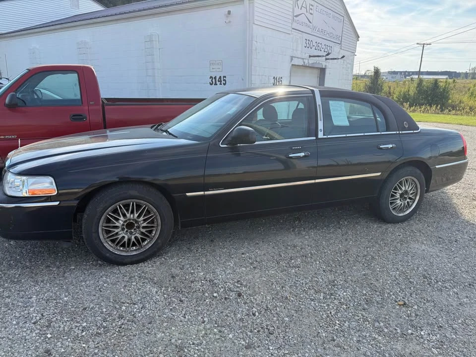 2004 Lincoln Town Car - Image 3 of 5