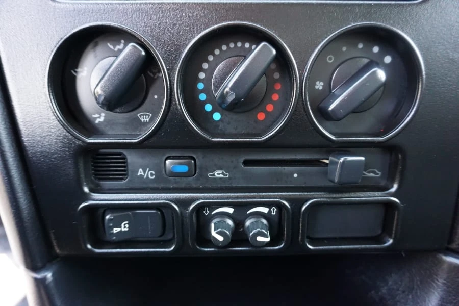 2004 LTI - Image 19 of 31
