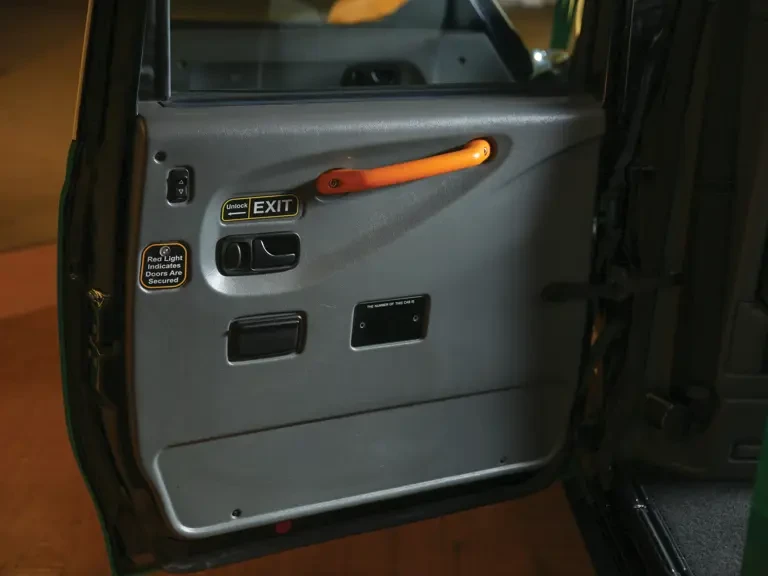 2004 LTI - Image 20 of 24