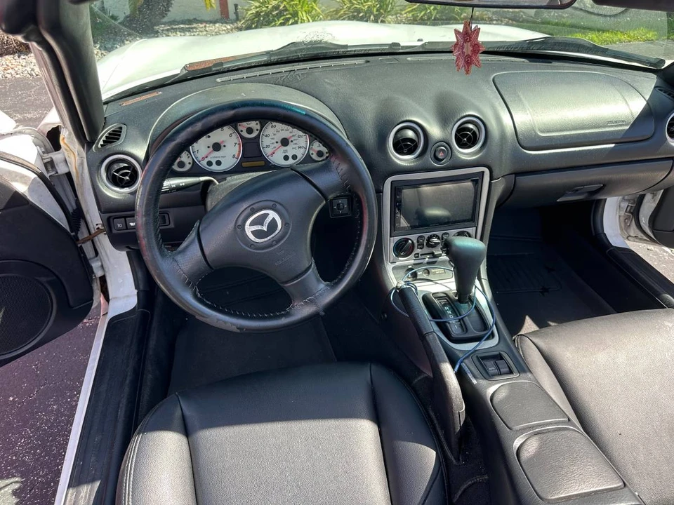 2004 Mazda NB MX-5 Miata - Image 5 of 6