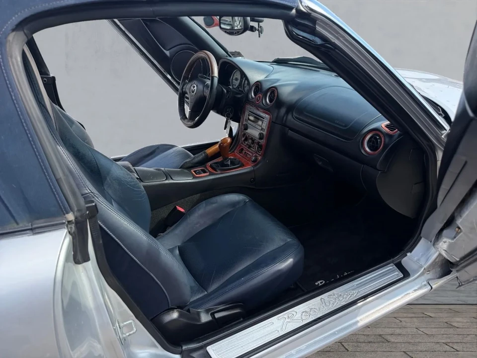 2004 Mazda NB MX-5 Miata - Image 19 of 31