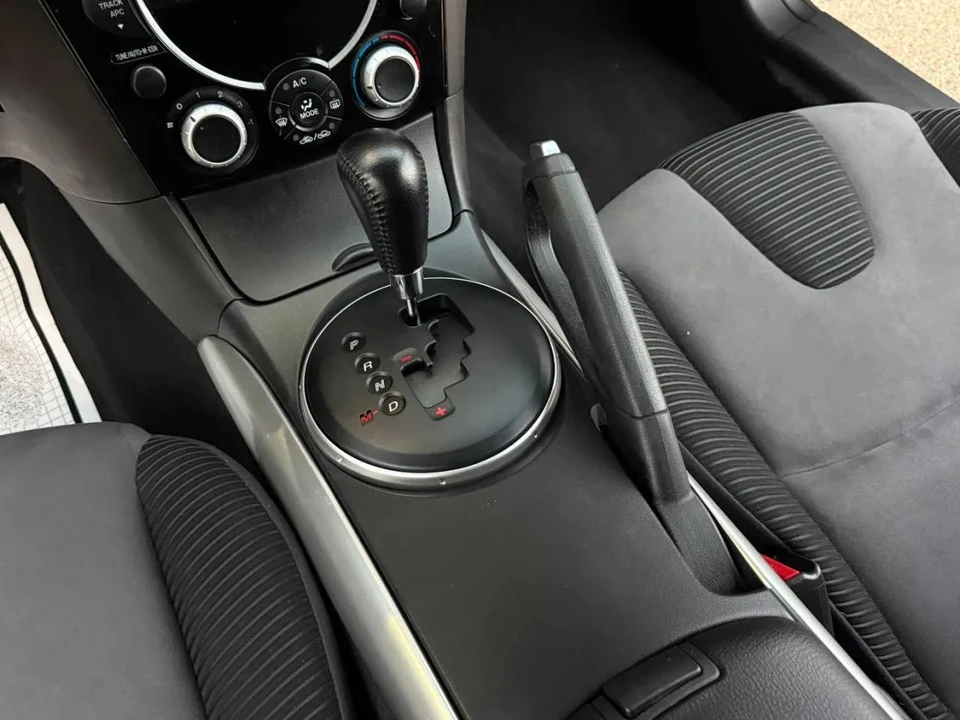 2004 Mazda RX-8 1st Gen - Image 25 of 31