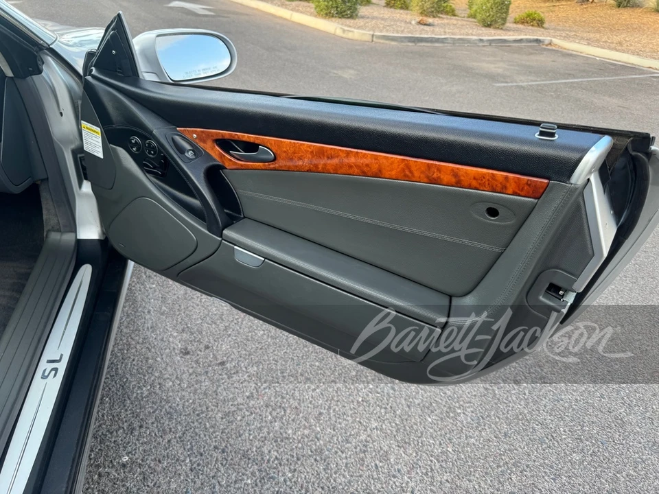 2004 Mercedes-Benz R230 SL-Class - Image 10 of 15