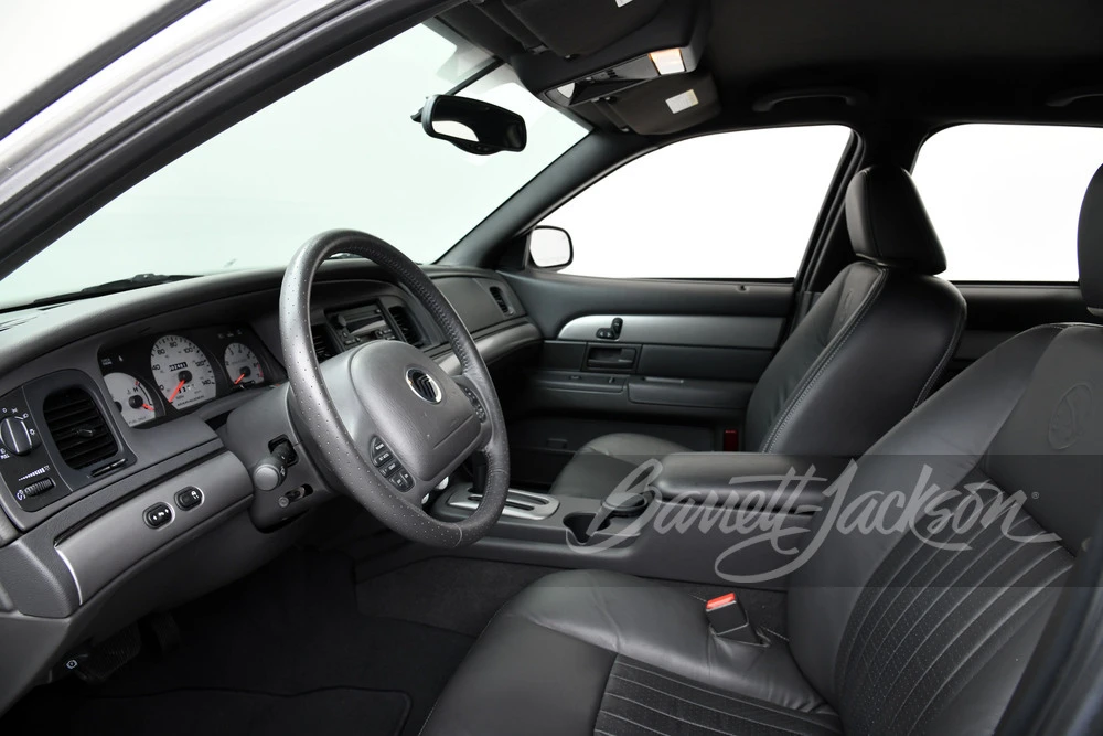 2004 Mercury Marauder - Image 3 of 31