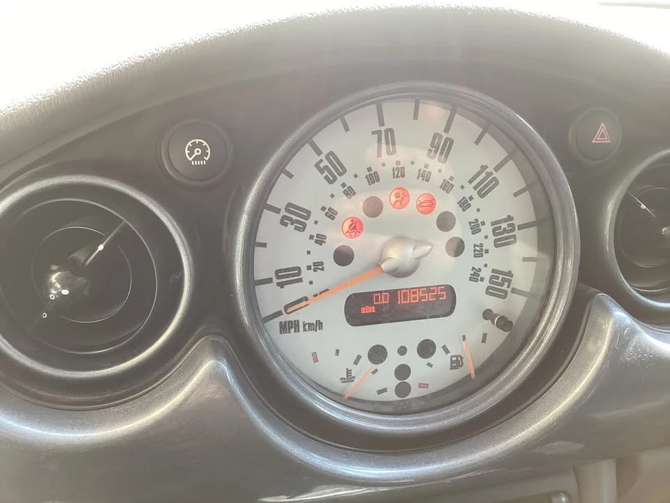 2004 Mini Mini Cooper S 1st Gen - Image 17 of 18