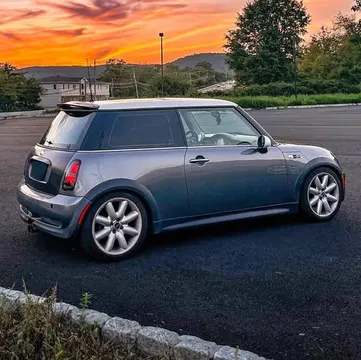 2004 MINI Cooper S Hatchback 2D