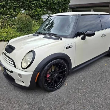 2004 MINI Cooper S Hatchback 2D