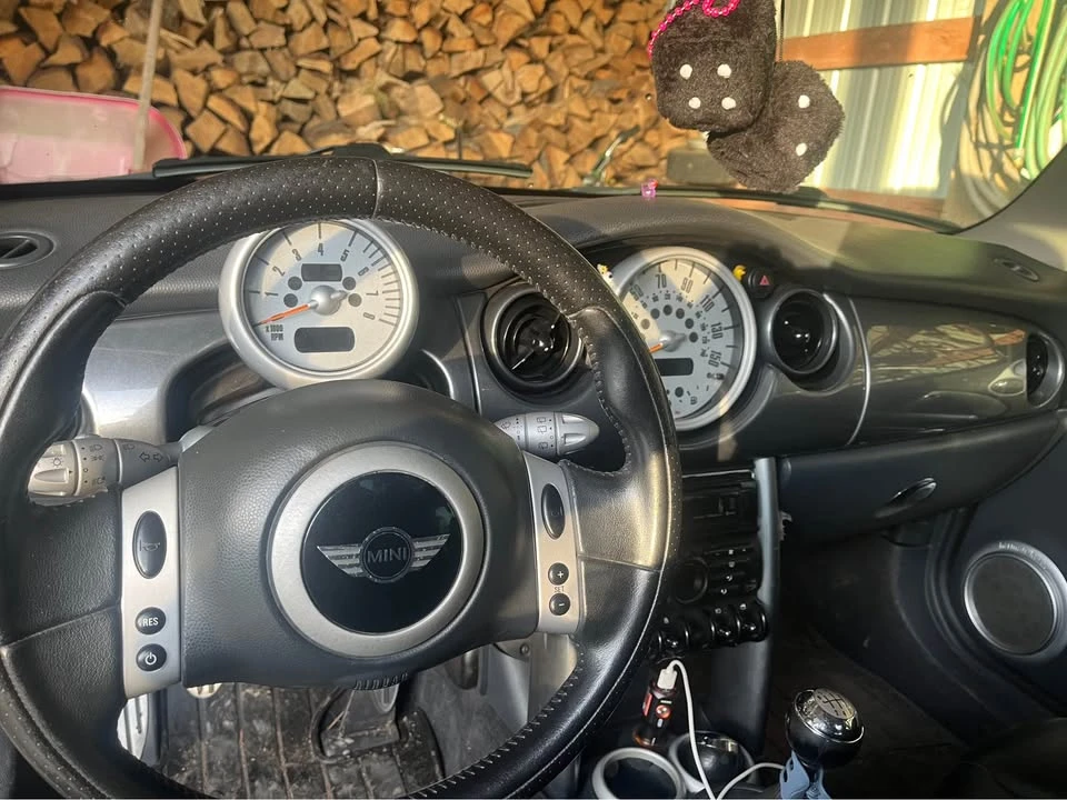 2004 Mini Mini Cooper S 1st Gen - Image 4 of 4