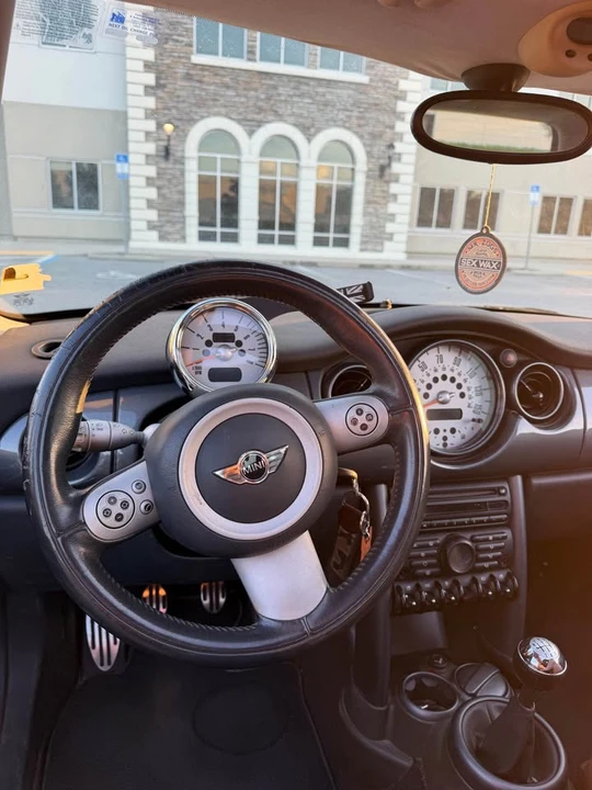 2004 Mini Mini Cooper S 1st Gen - Image 8 of 12