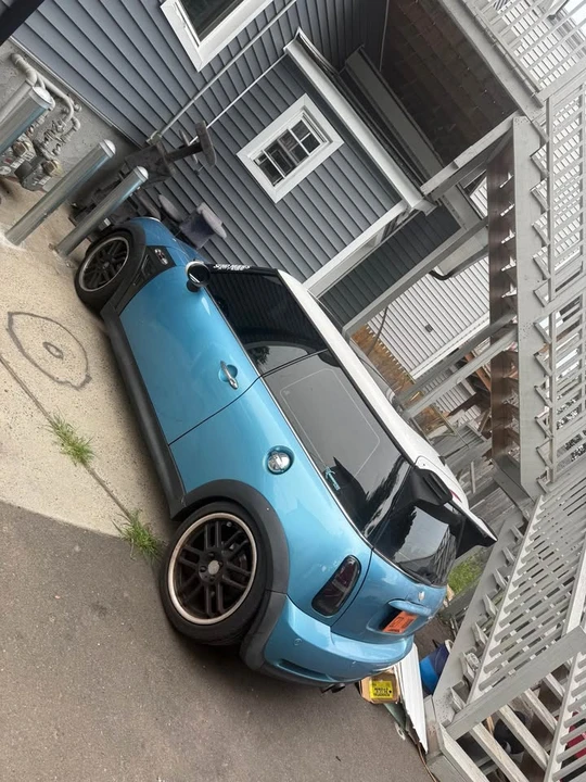 2004 Mini Mini 1st Gen - Image 2 of 4