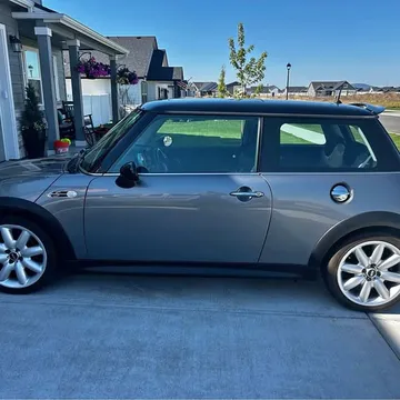 2004 MINI Cooper S Hatchback 2D