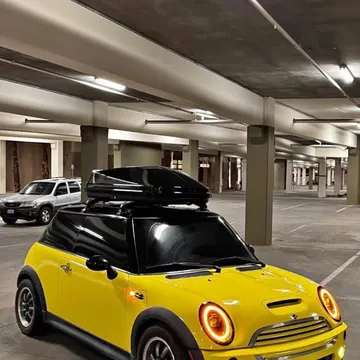 2004 MINI Cooper S Hatchback 2D