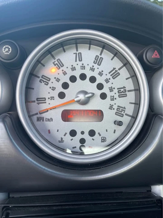 2004 Mini Mini Cooper S 1st Gen - Image 5 of 7