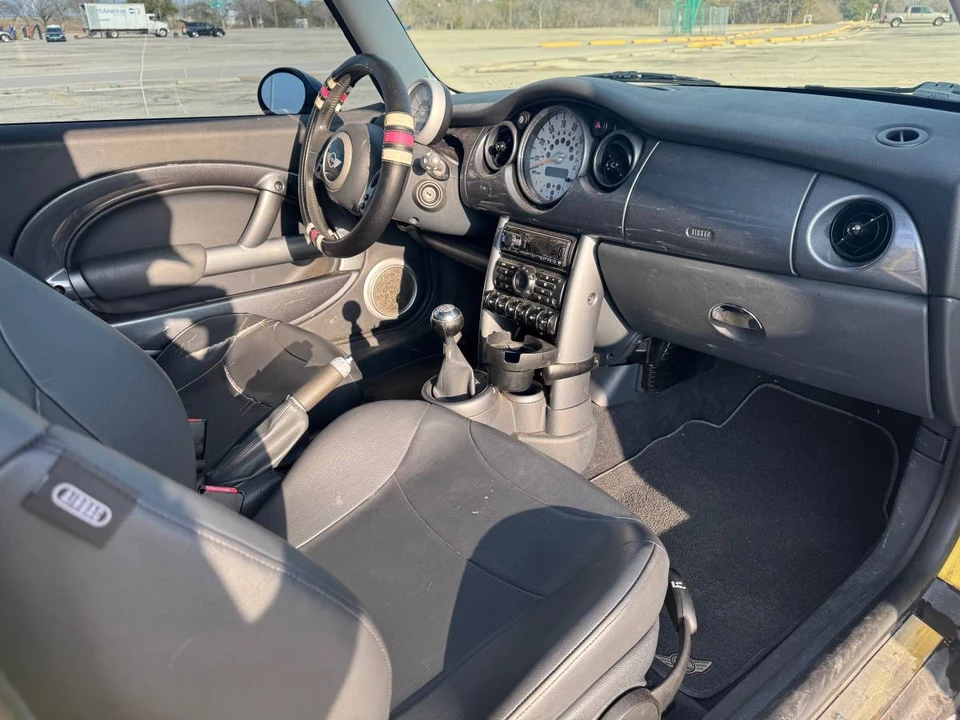 2004 Mini Mini Cooper S 1st Gen - Image 11 of 15