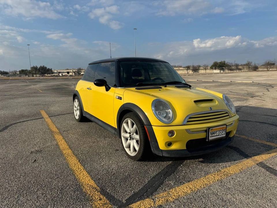 2004 Mini Mini Cooper S 1st Gen - Image 2 of 15