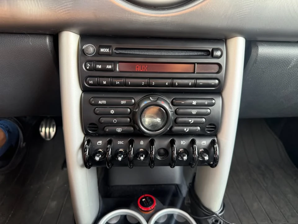 2004 Mini Mini Cooper S 1st Gen - Image 17 of 19