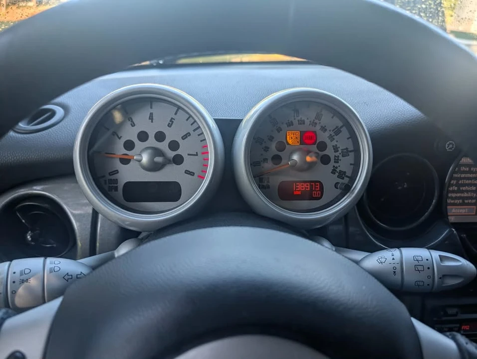2004 Mini Mini Cooper S 1st Gen - Image 6 of 12