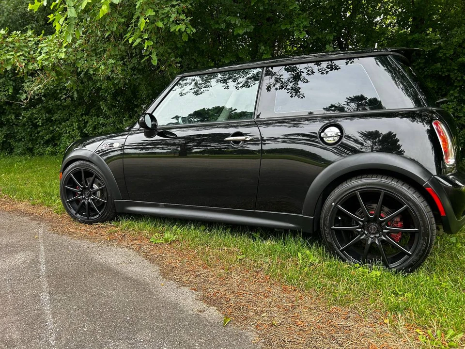 2004 Mini Mini Cooper S 1st Gen - Image 2 of 5