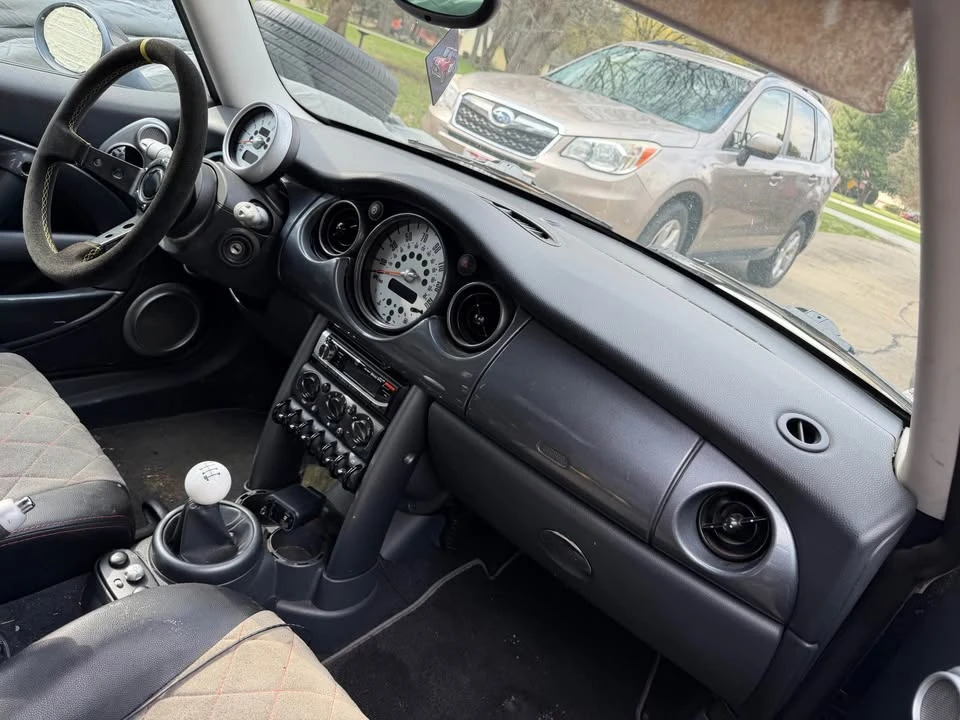 2004 Mini Mini Cooper S 1st Gen - Image 4 of 8