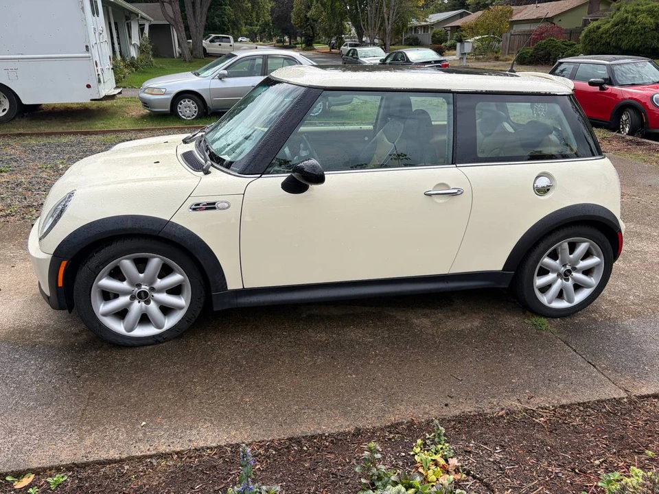 2004 Mini Mini Cooper S 1st Gen - Image 6 of 12