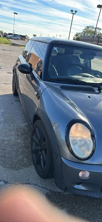 2004 Mini Mini Cooper S 1st Gen - Image 2 of 5