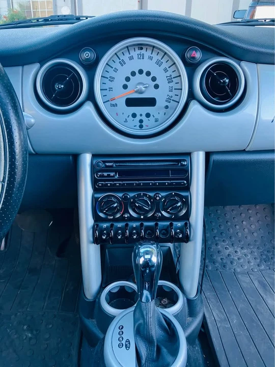 2004 Mini Mini Cooper S 1st Gen - Image 15 of 18