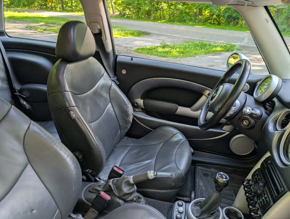 2004 Mini Mini Cooper S 1st Gen - Image 8 of 15