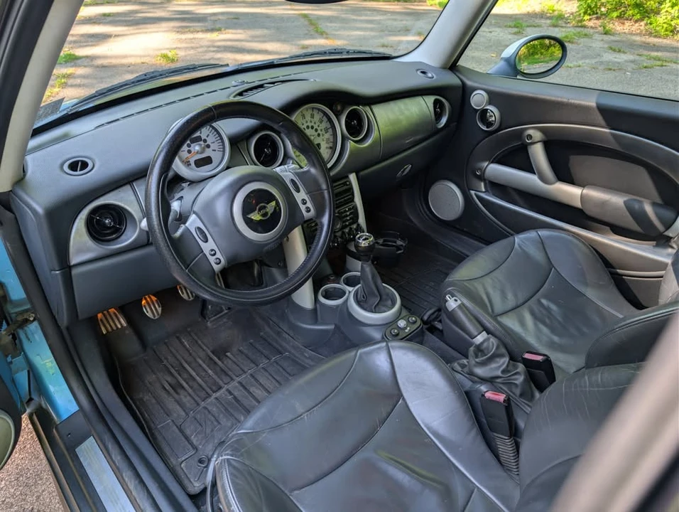 2004 Mini Mini Cooper S 1st Gen - Image 5 of 15