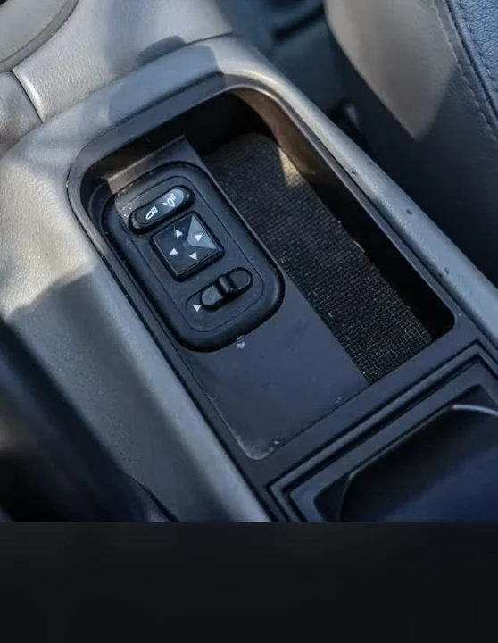 2004 Maserati Coupe - Image 19 of 31