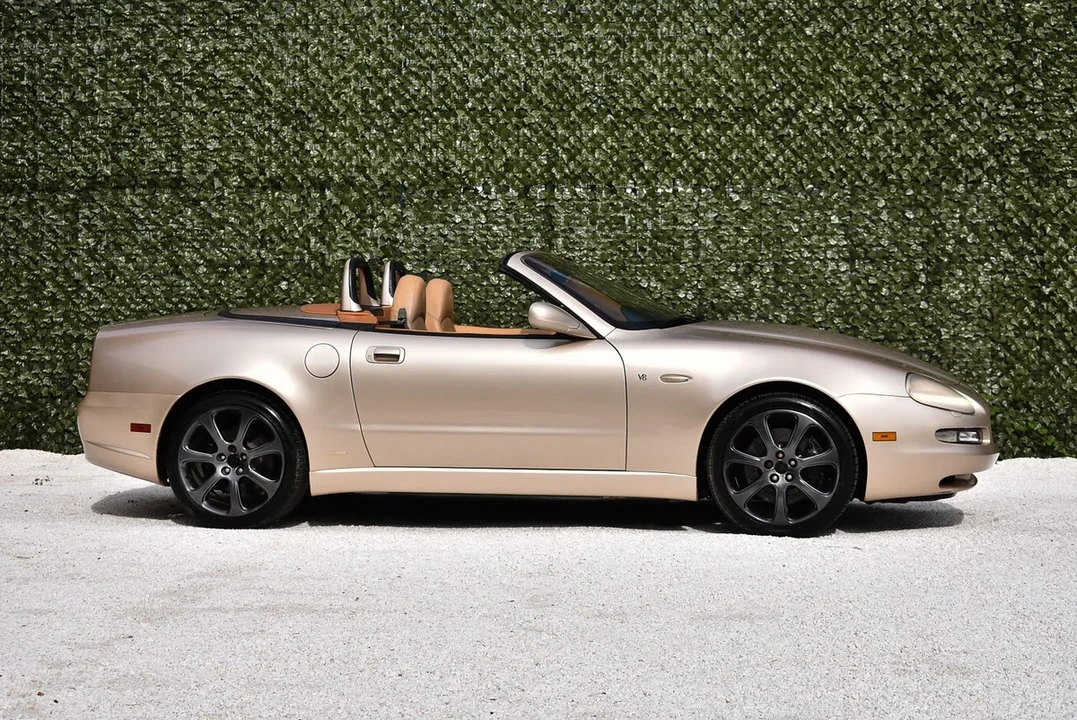 2004 Maserati Spyder - Image 10 of 30