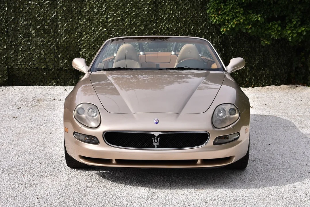 2004 Maserati Spyder - Image 2 of 30