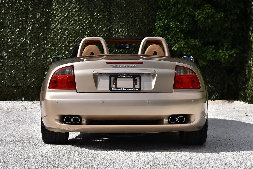 2004 Maserati Spyder - Image 12 of 30