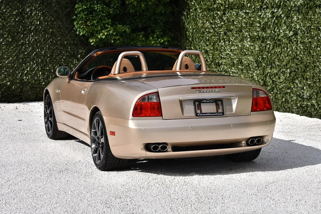 2004 Maserati Spyder - Image 13 of 30