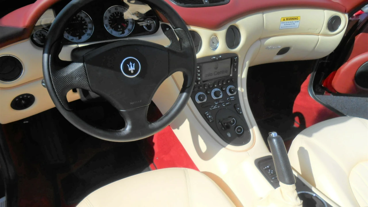 2004 Maserati Spyder - Image 4 of 17
