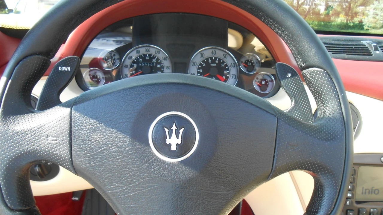 2004 Maserati Spyder - Image 5 of 17