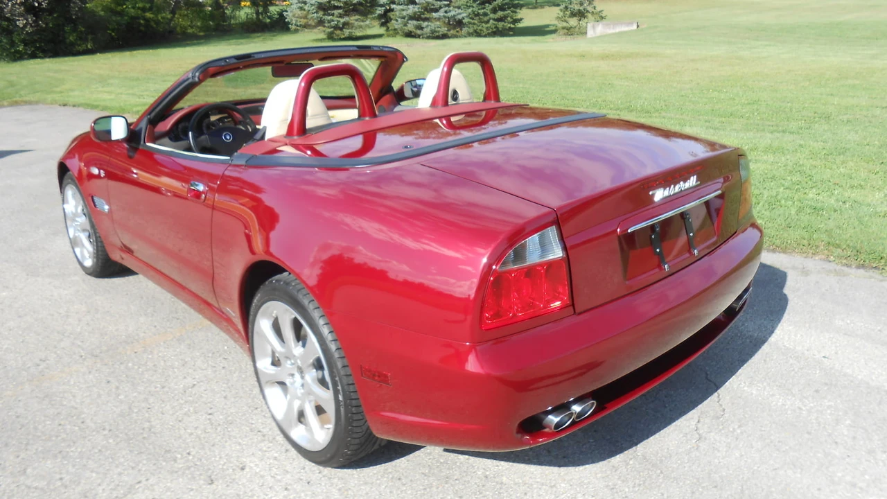 2004 Maserati Spyder - Image 15 of 17