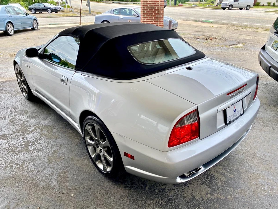 2004 Maserati Spyder - Image 14 of 31