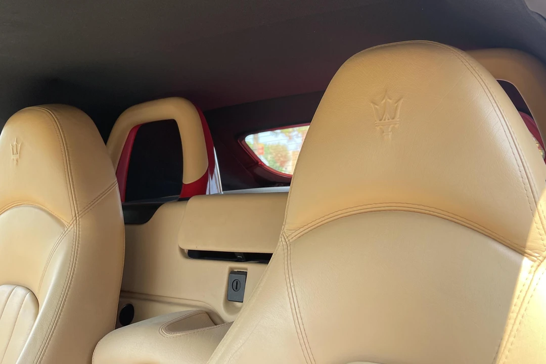 2004 Maserati Spyder - Image 29 of 31